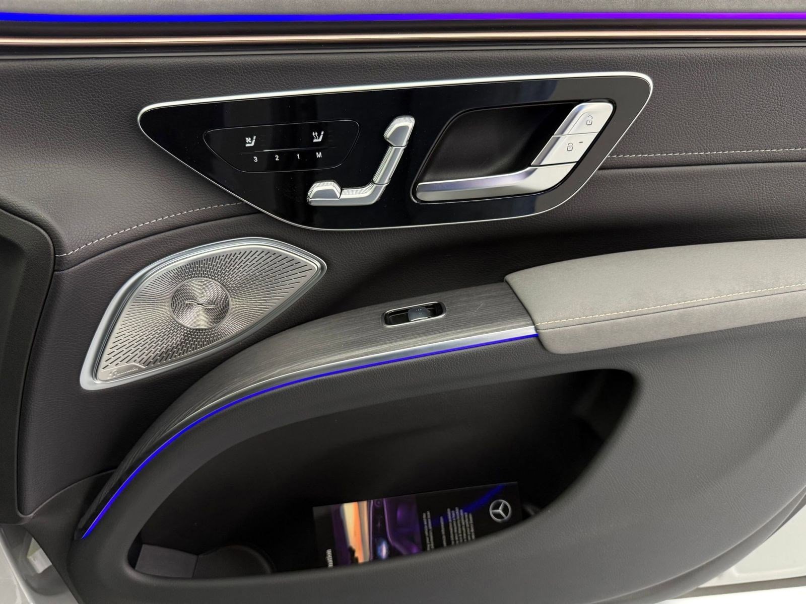 New 2026 Mercedes-Benz EQS 550 4MATIC SUV image 23
