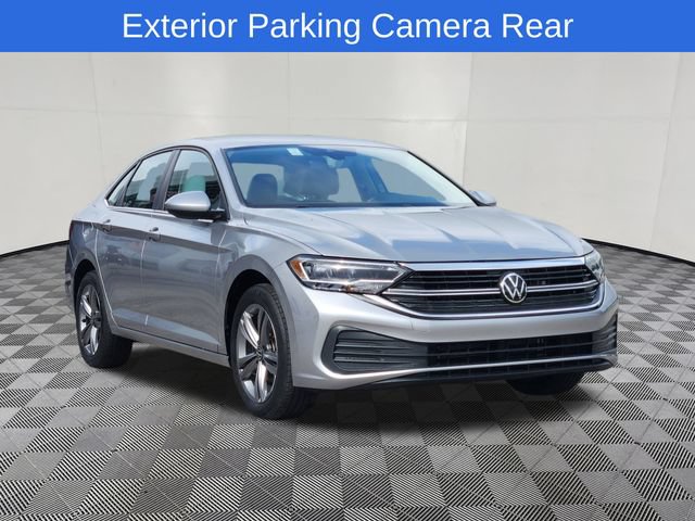 Used 2024 Volkswagen Jetta SE FWD image 2