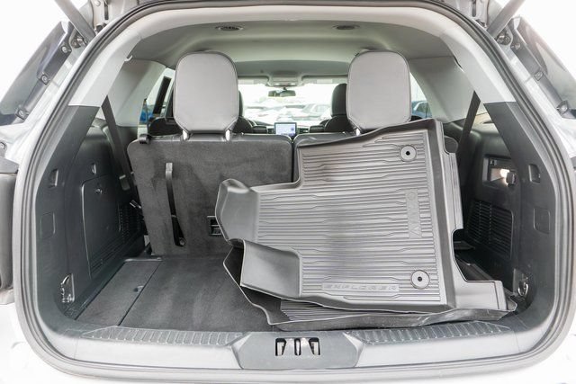 Used 2023 Ford Explorer XLT w/ Equipment Group 202A AWD/4WD image 10