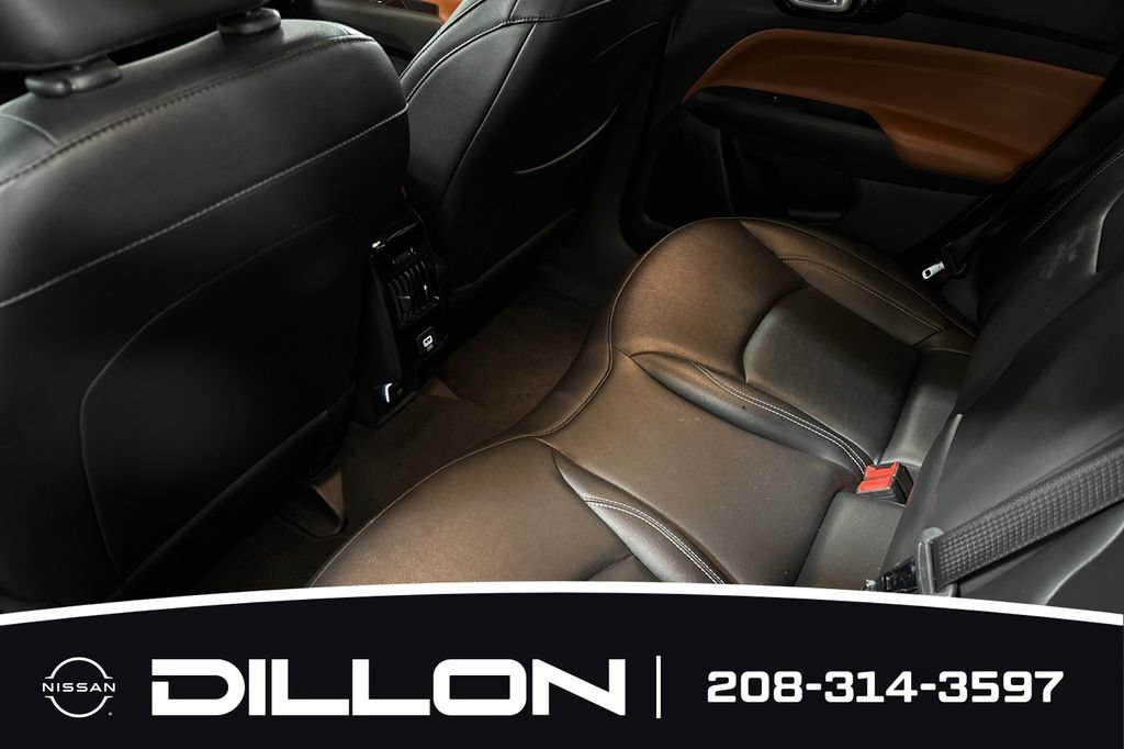 Used 2025 Jeep Compass Limited AWD/4WD image 12