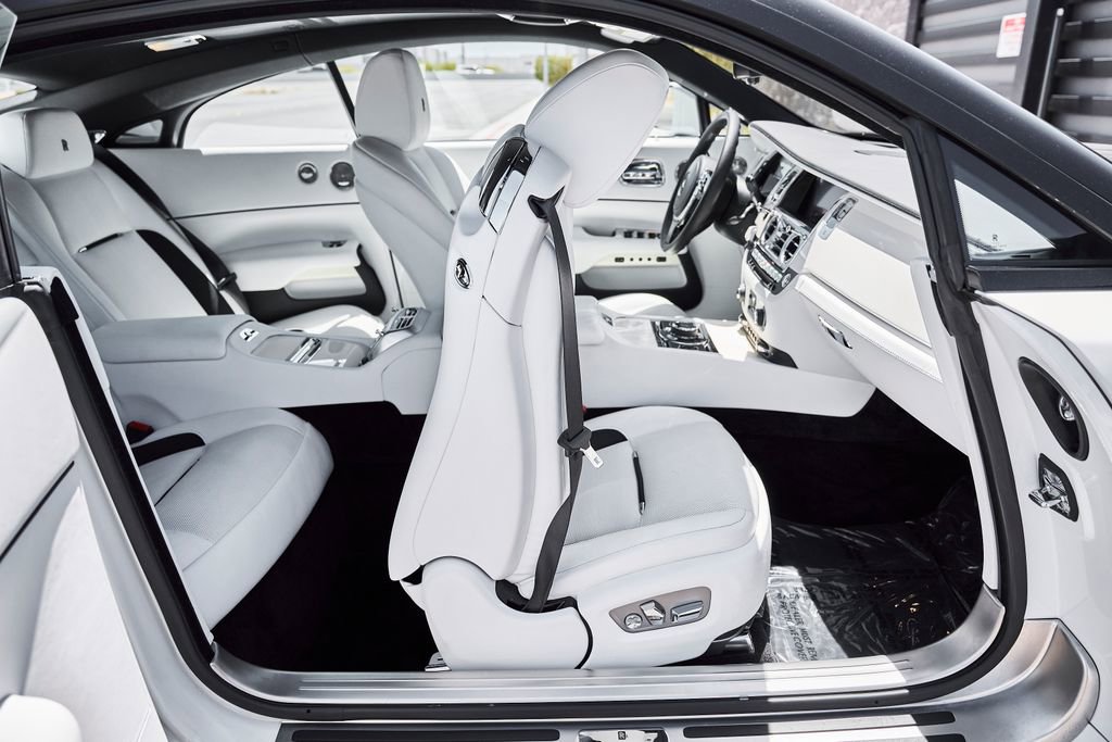 Used 2019 Rolls-Royce Wraith RWD image 37