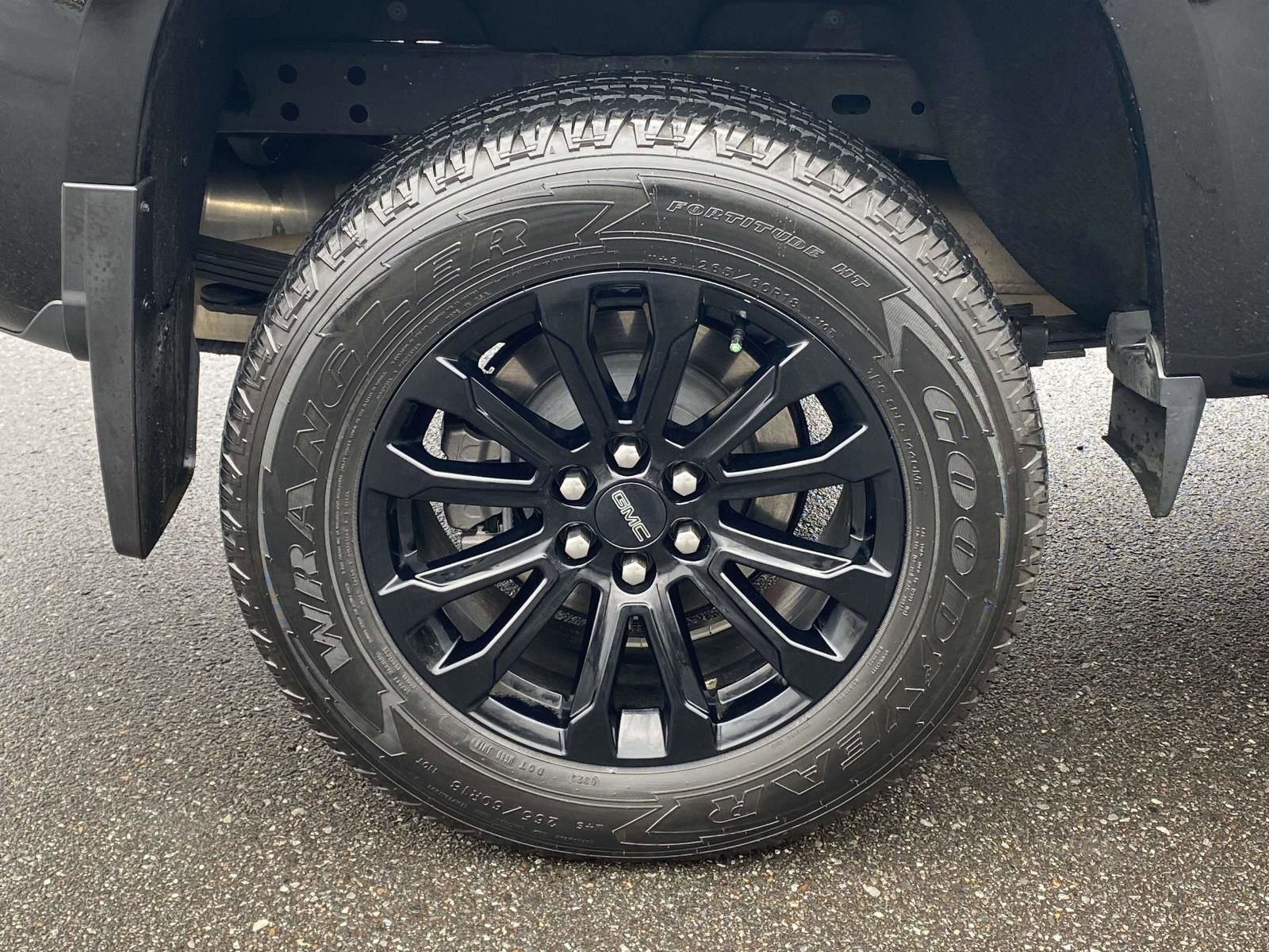 Used 2022 GMC Canyon Elevation w/ Elevation Premium Package image 8