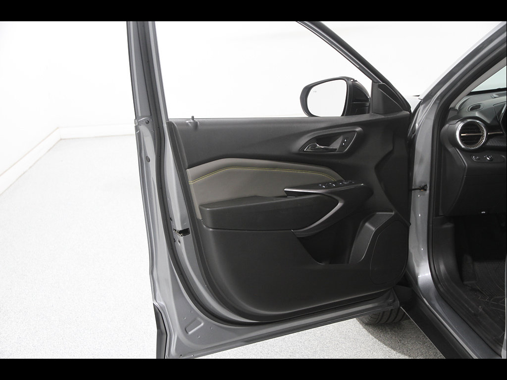 Certified 2024 Chevrolet Trax ACTIV w/ Driver Confidence Package FWD image 4