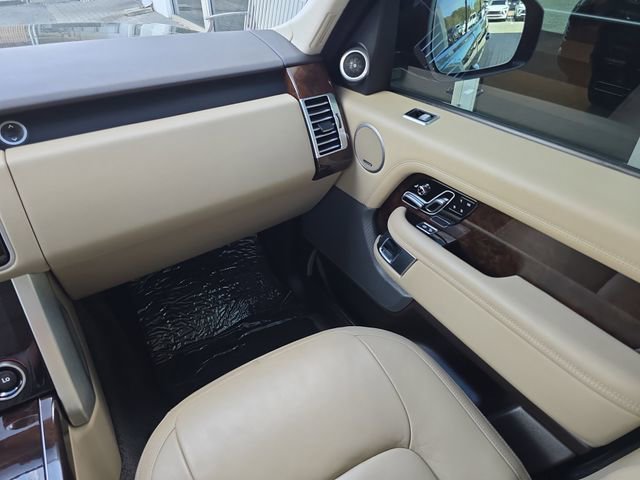 Used 2020 Land Rover Range Rover image 13