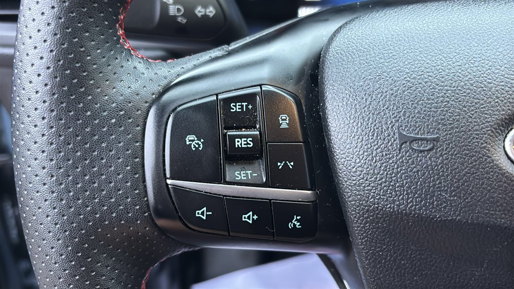 Used 2025 Ford Escape ST-Line w/ Tech Pack #1 AWD/4WD image 13