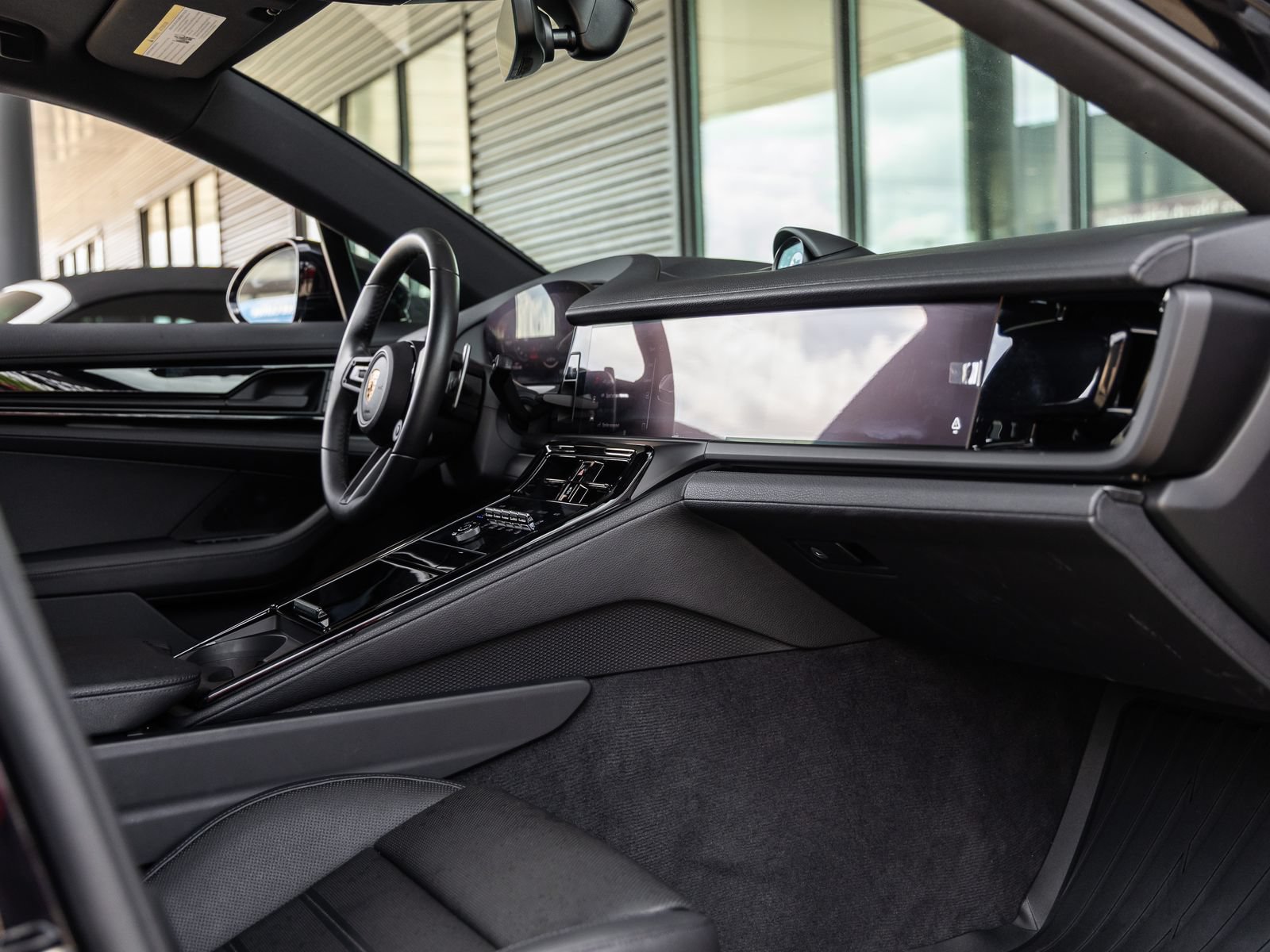 Certified 2025 Porsche Panamera image 43