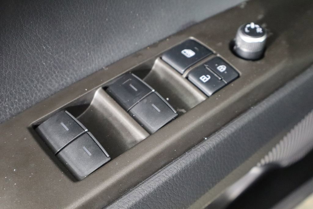 Used 2021 Toyota Camry XSE FWD image 19