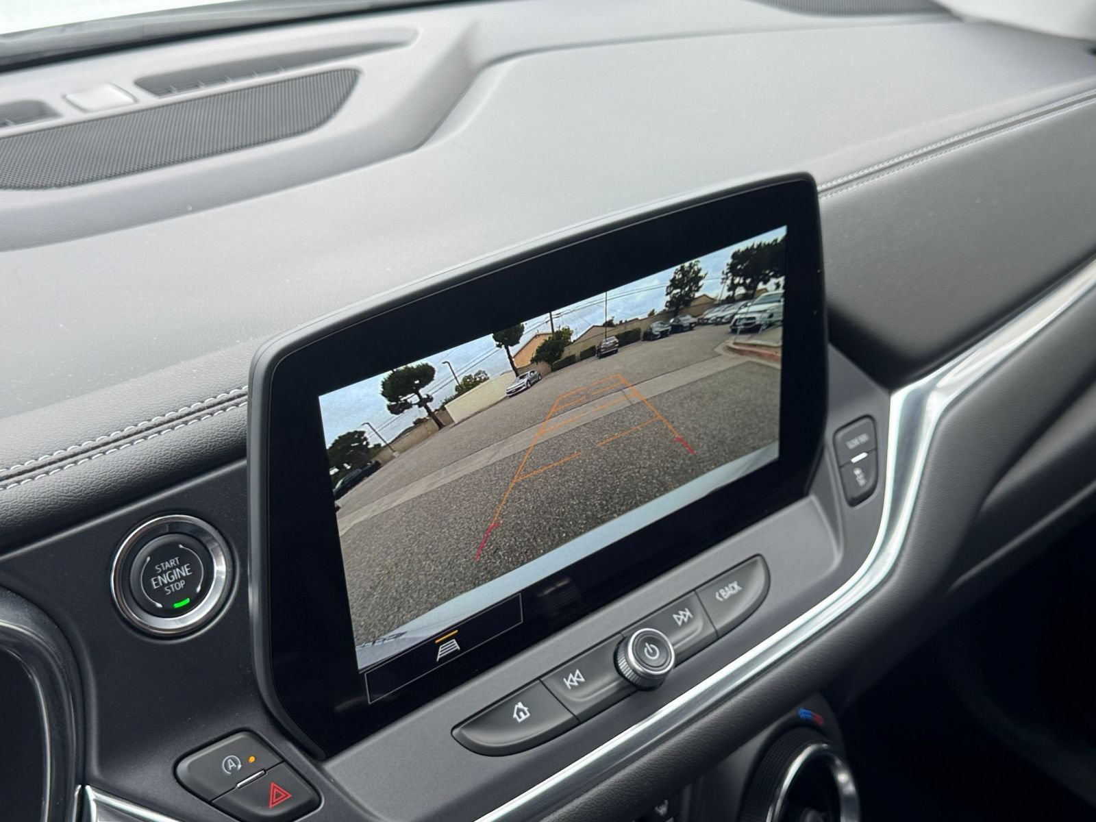 Used 2025 Chevrolet Blazer LT FWD image 25