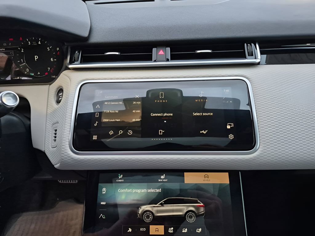 Used 2021 Land Rover Range Rover Velar R-Dynamic S image 39