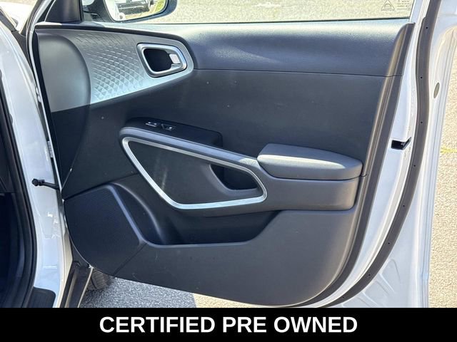 Used 2024 Kia Soul LX w/ Option Group 015 FWD image 8
