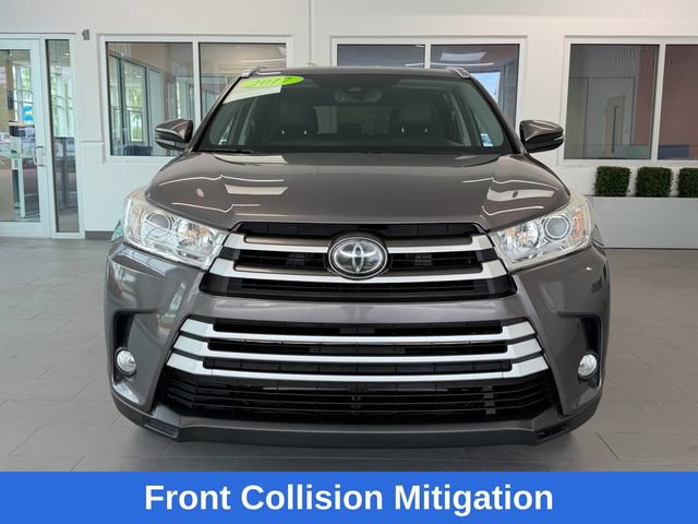 Used 2017 Toyota Highlander XLE w/ Protection Package #3 AWD/4WD image 2