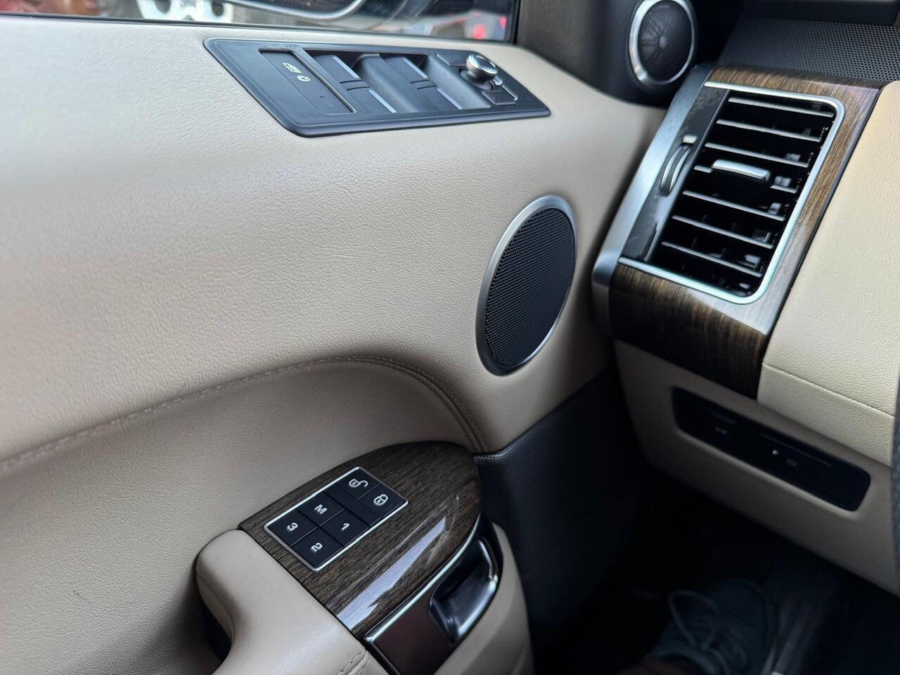 Used 2016 Land Rover Range Rover Sport HSE image 42