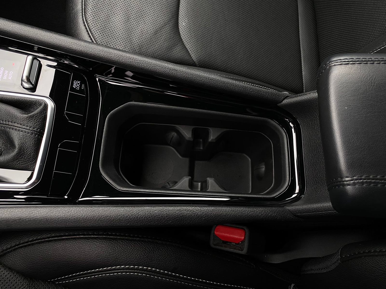 Used 2024 Jeep Compass Limited w/ High Altitude Package image 18