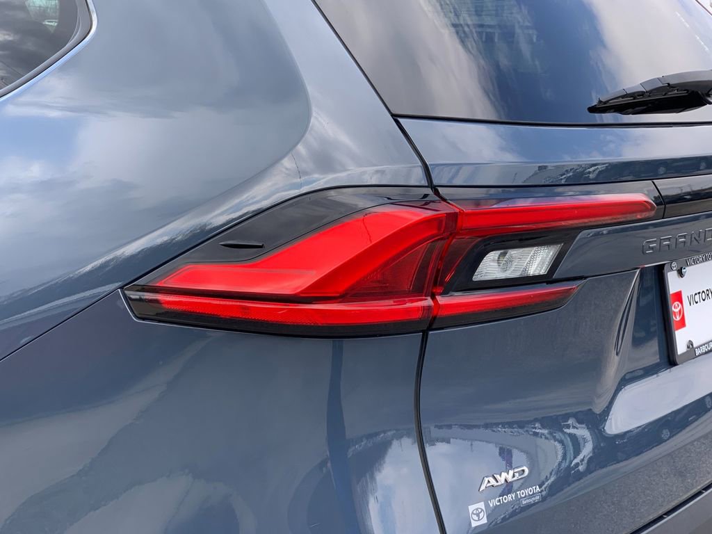Used 2024 Toyota Grand Highlander XLE image 35