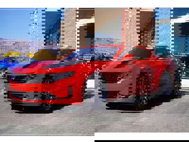 Used 2020 Chevrolet Camaro LT w/ RS Package image 5