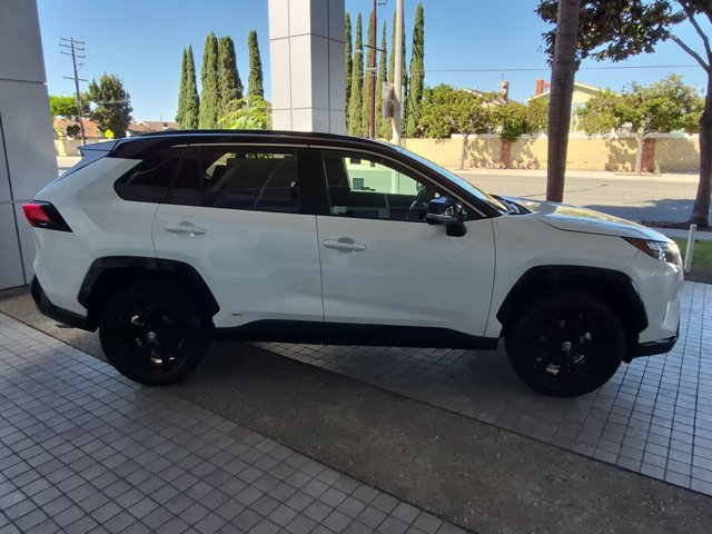 Used 2024 Toyota RAV4 XSE w/ Weather Package AWD/4WD image 4