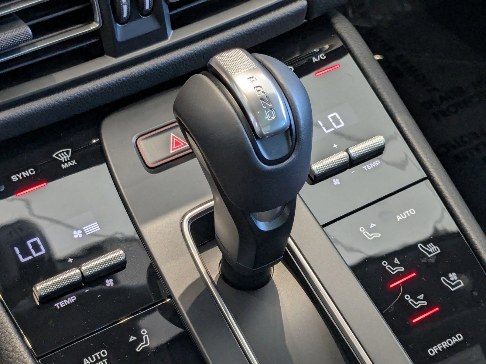 Certified 2025 Porsche Macan image 20