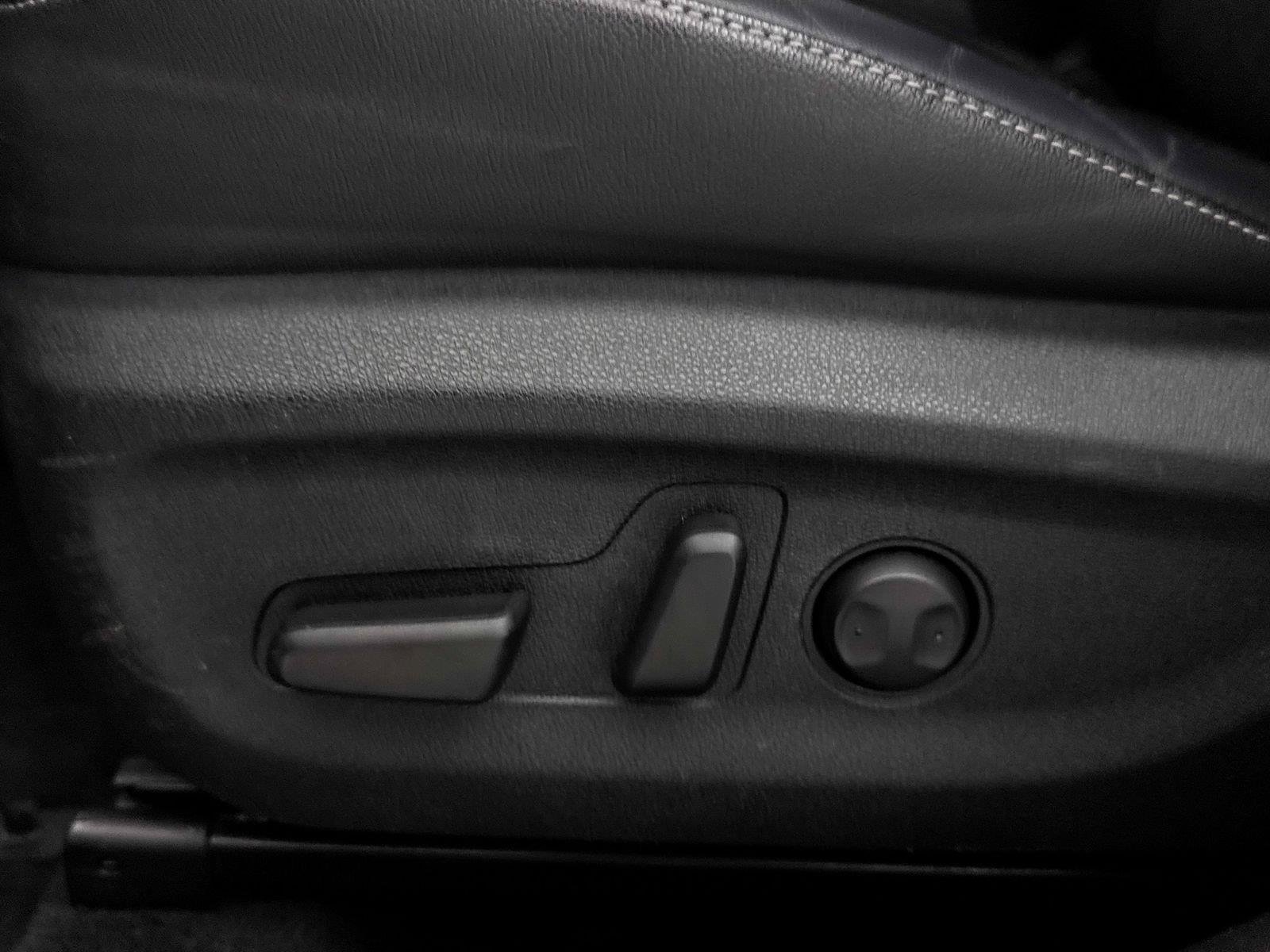 Used 2020 Kia Niro EX FWD image 24