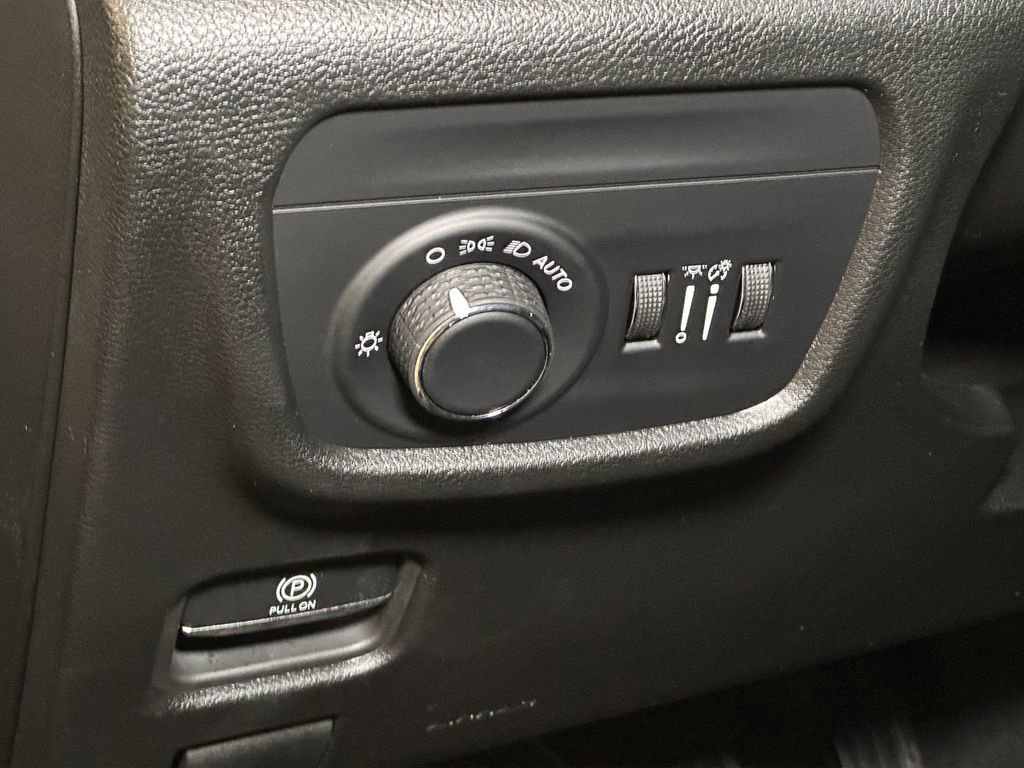 New 2026 Jeep Grand Cherokee Altitude image 19