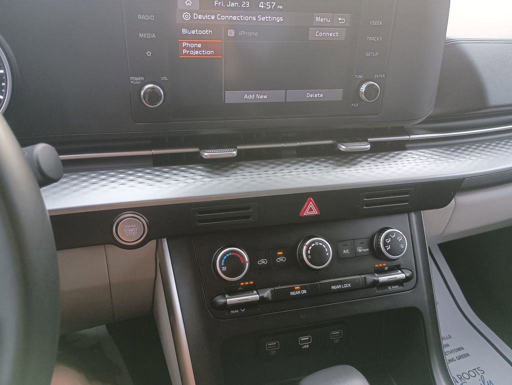 Used 2024 Kia Carnival LX image 24