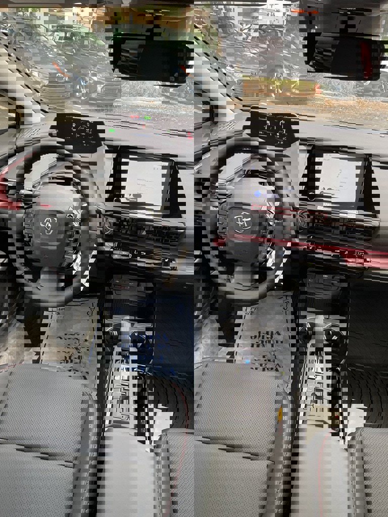 New 2026 Toyota Prius Plug-In Hybrid image 7