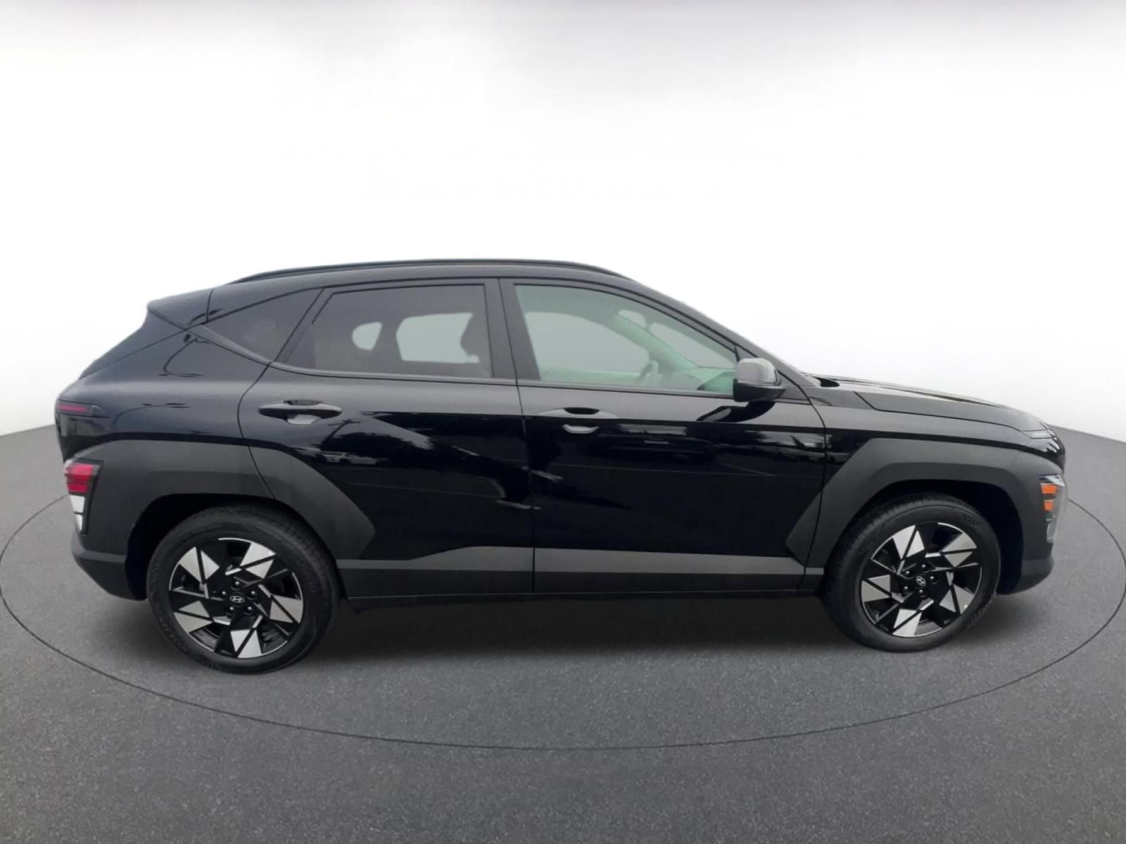 Used 2025 Hyundai Kona SEL image 16
