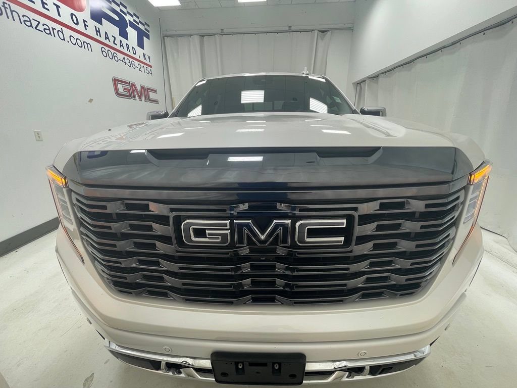 Used 2022 GMC Sierra 1500 Denali Ultimate AWD/4WD image 2