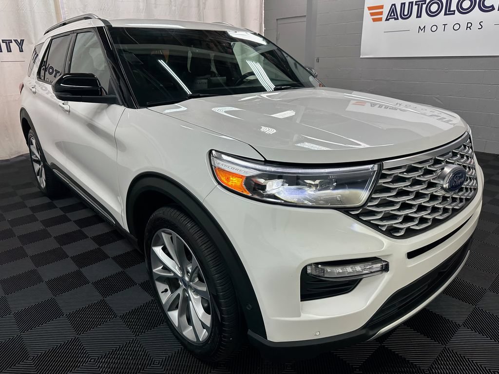 Used 2022 Ford Explorer Platinum w/ Class IV Trailer Tow Package AWD/4WD image 2
