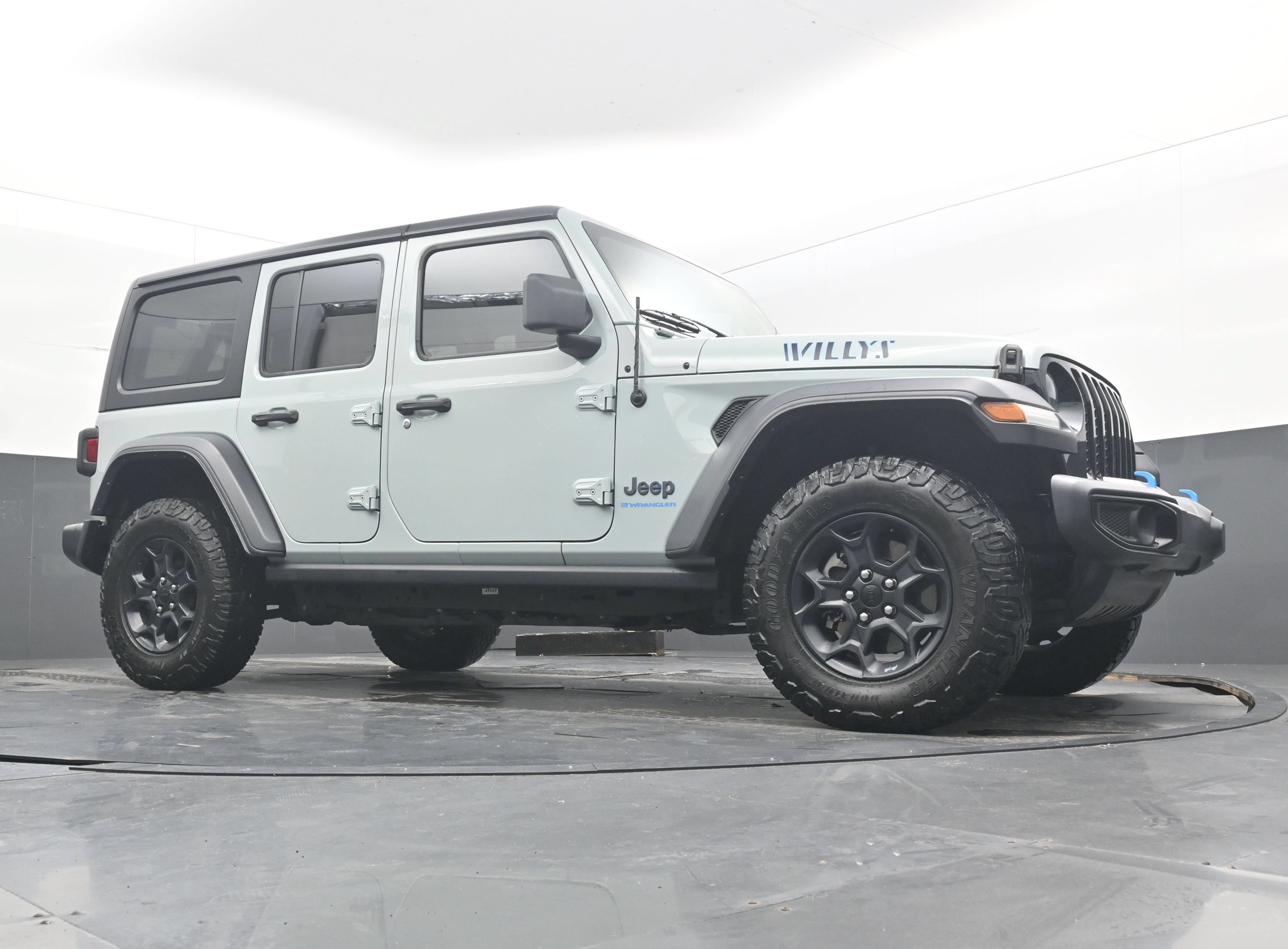 Used 2023 Jeep Wrangler Unlimited w/ 8.4" Radio Group AWD/4WD image 24