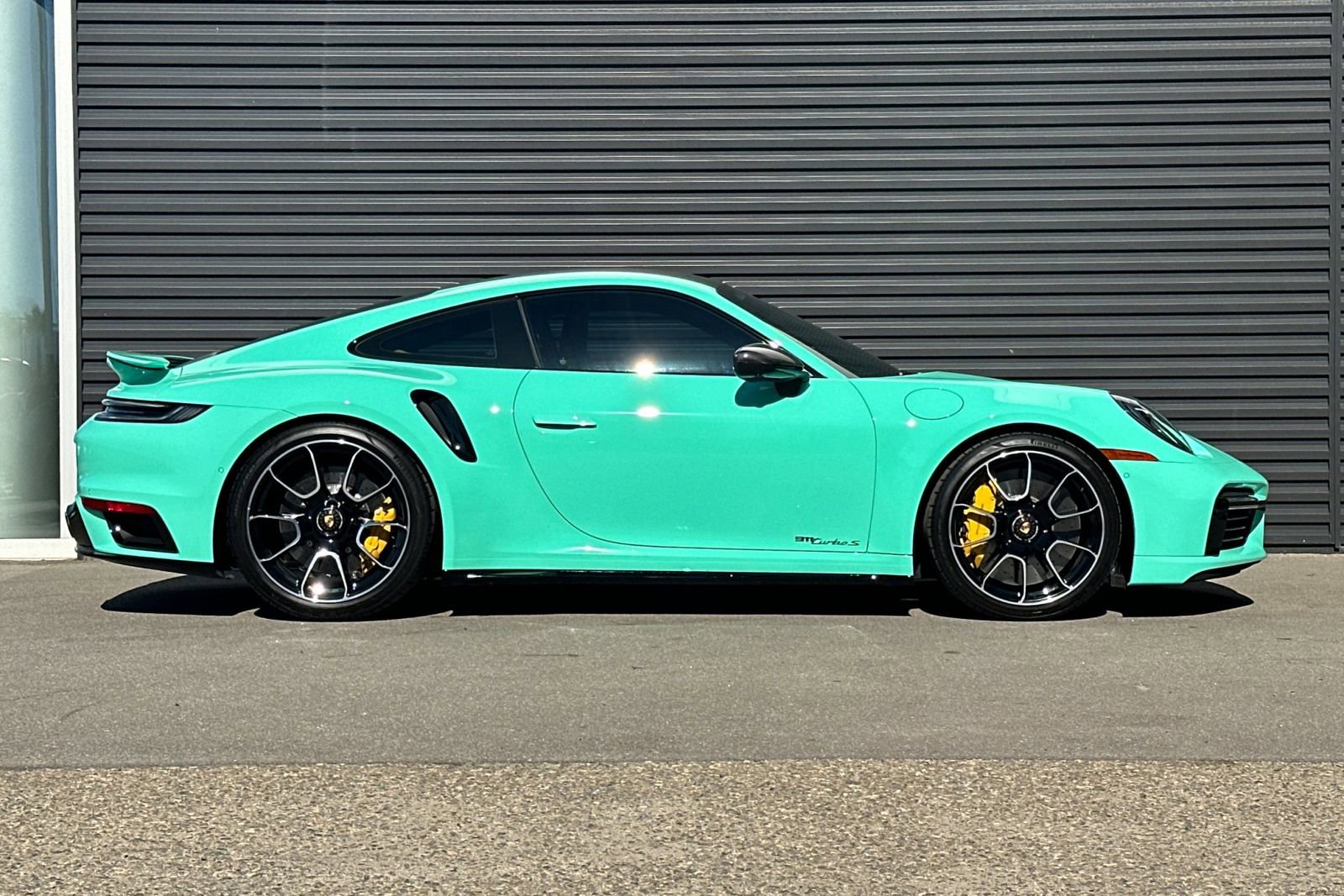 Used 2022 Porsche 911 Turbo S image 9