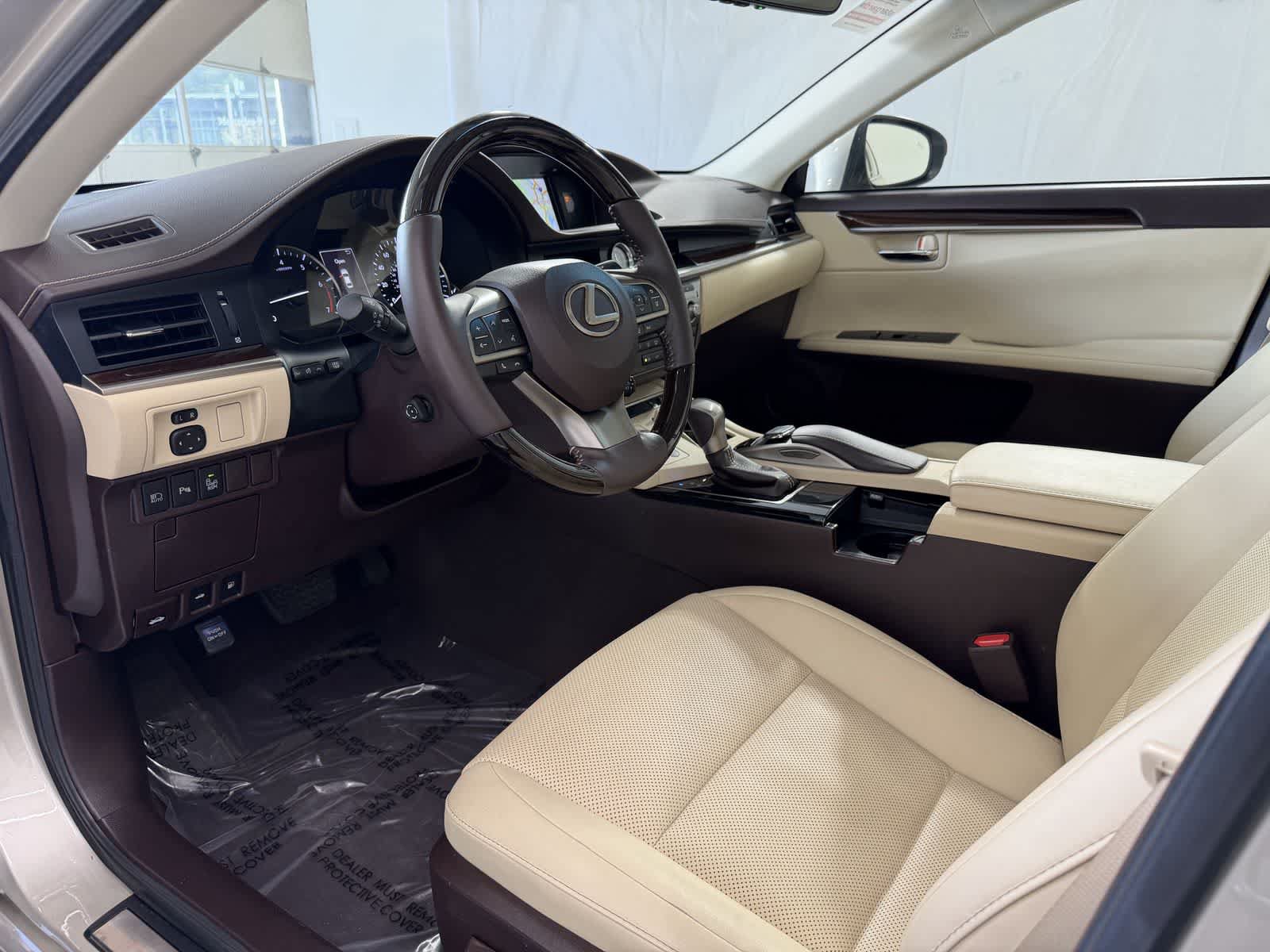 Used 2017 Lexus ES 350 w/ Navigation System Package FWD image 8
