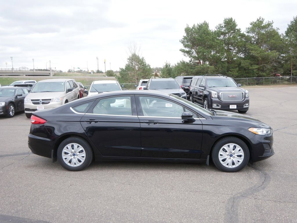Used 2019 Ford Fusion S FWD image 4