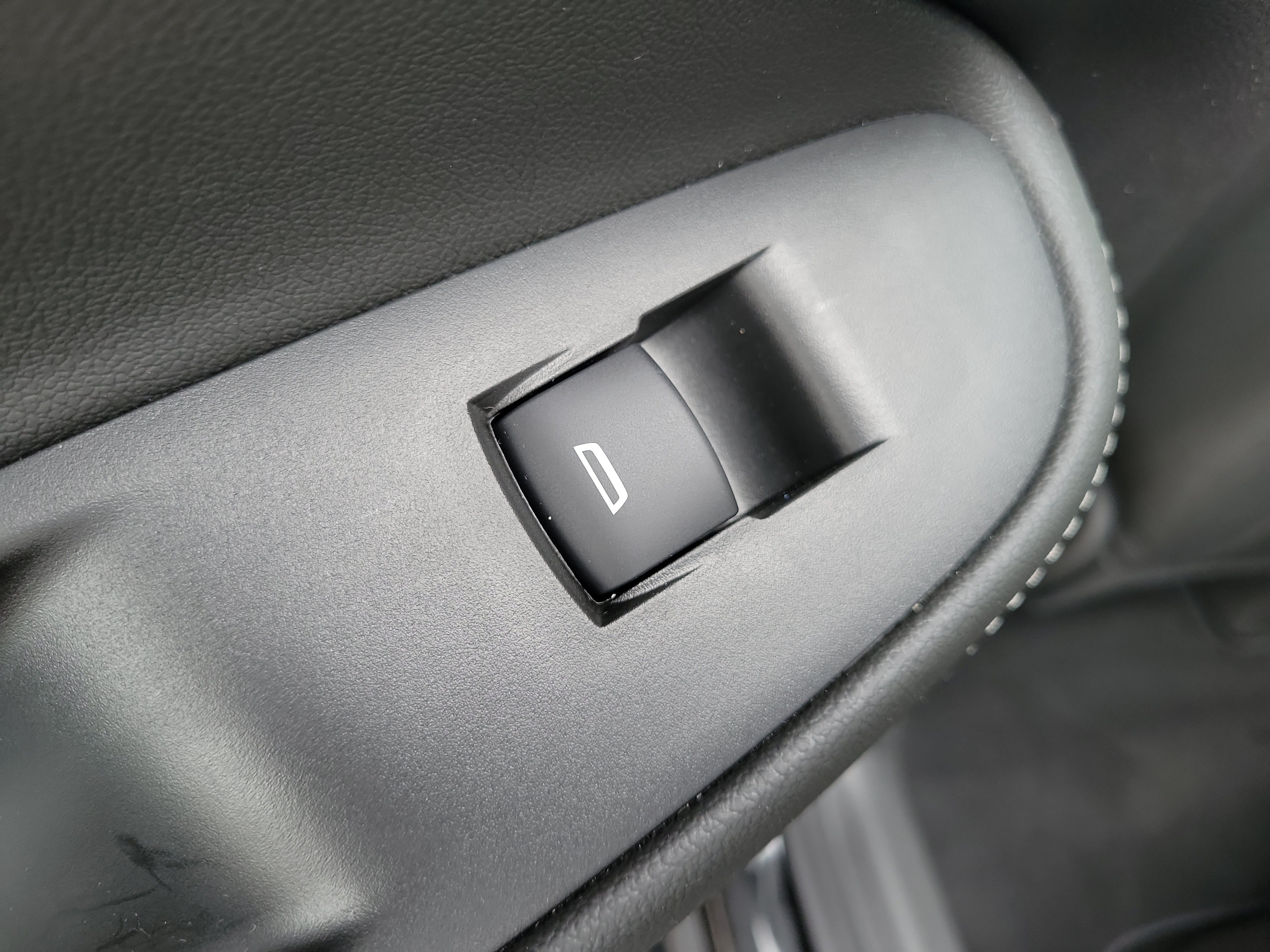 Used 2023 Buick Encore GX Select w/ Sport Touring Package FWD image 14