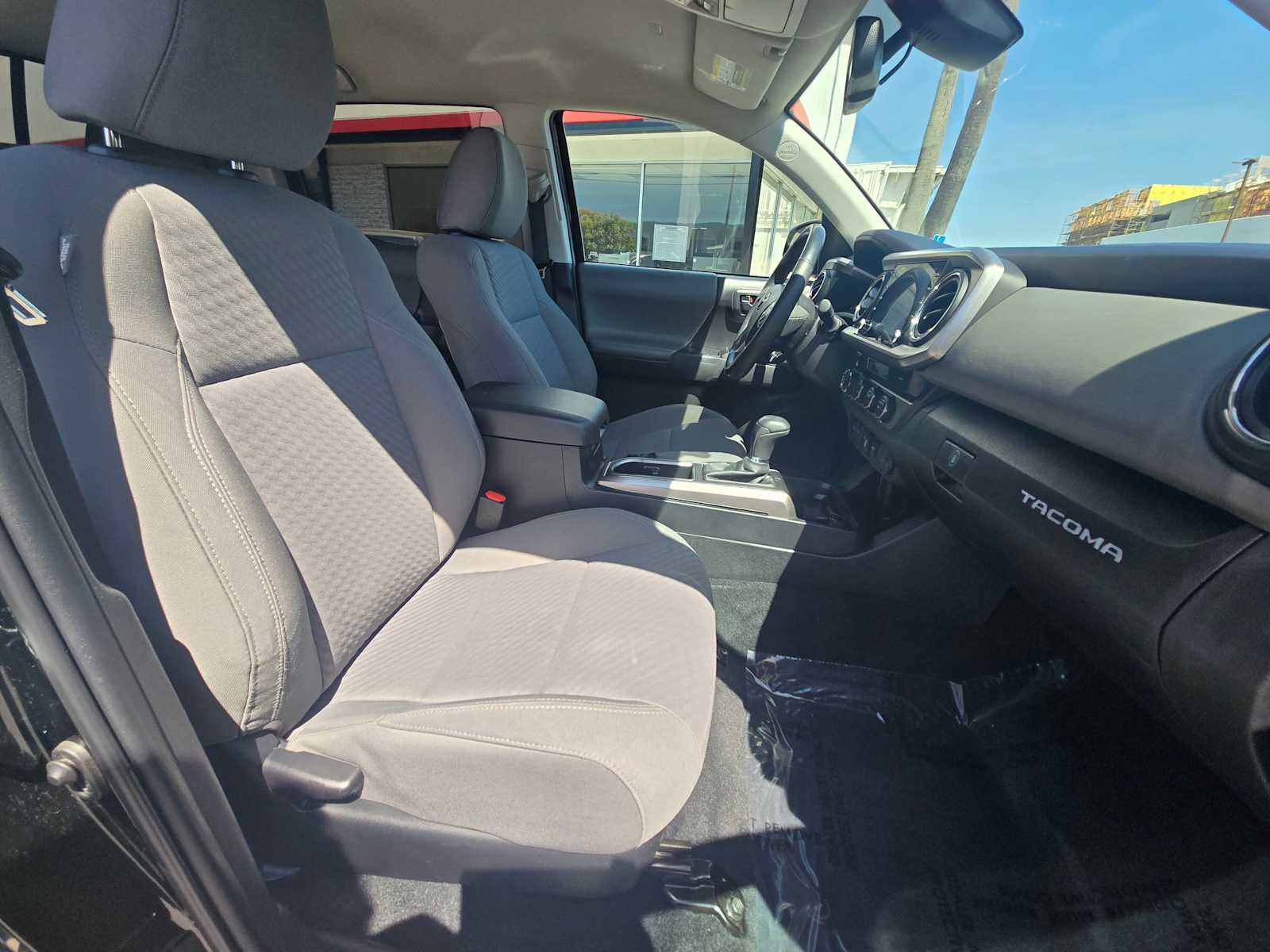 Used 2023 Toyota Tacoma SR5 AWD/4WD image 11