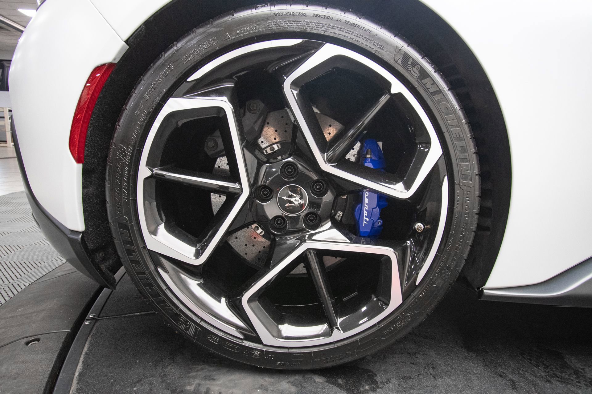 Used 2022 Maserati MC20 Coupe RWD image 48