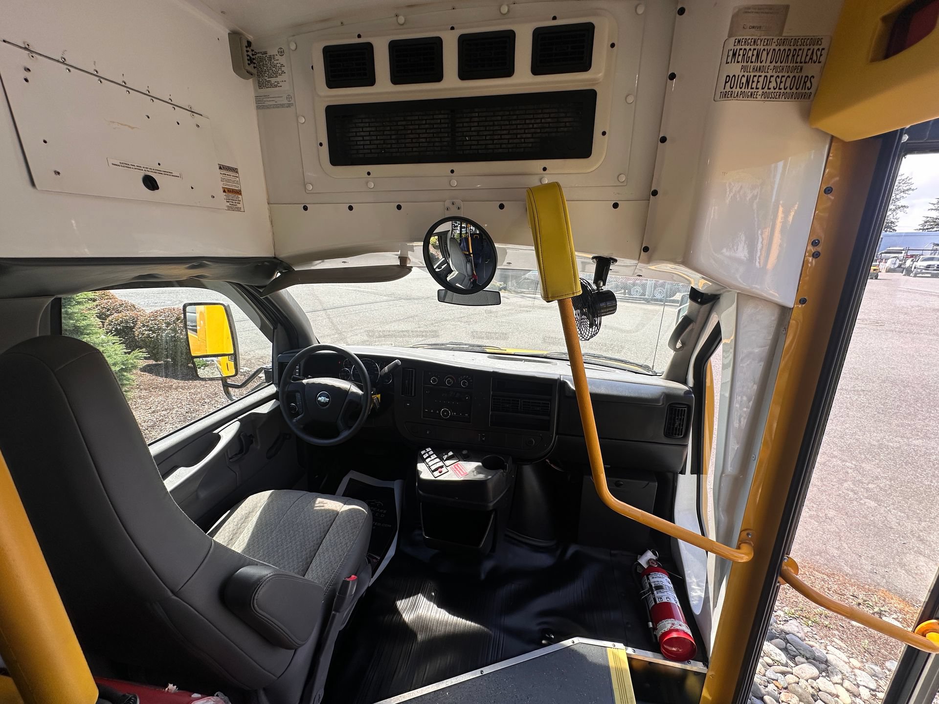 Used 2014 Chevrolet Express 3500 RWD image 11