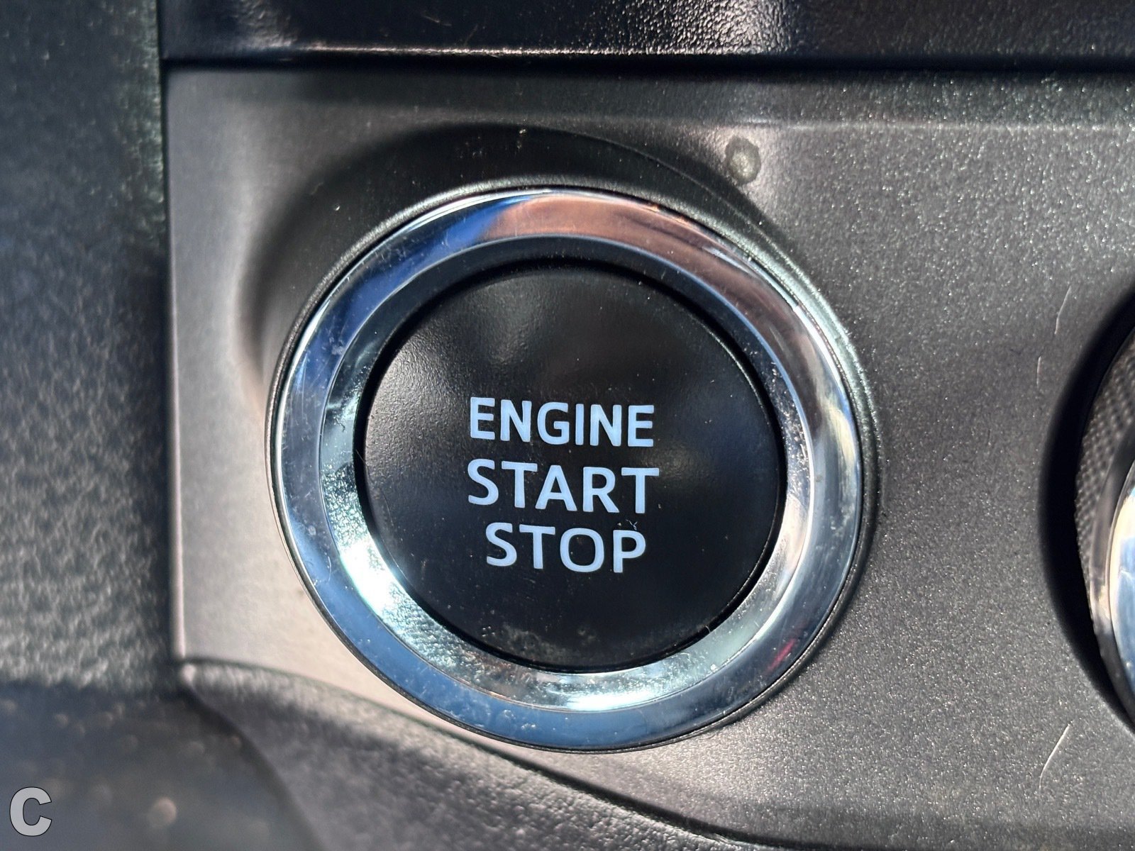 Used 2019 Toyota Tacoma TRD Off-Road w/ Technology Package AWD/4WD image 32