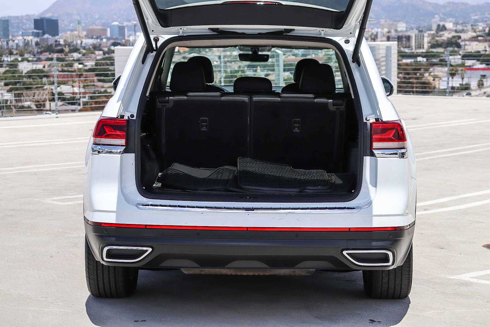 Used 2022 Volkswagen Atlas SE FWD image 28