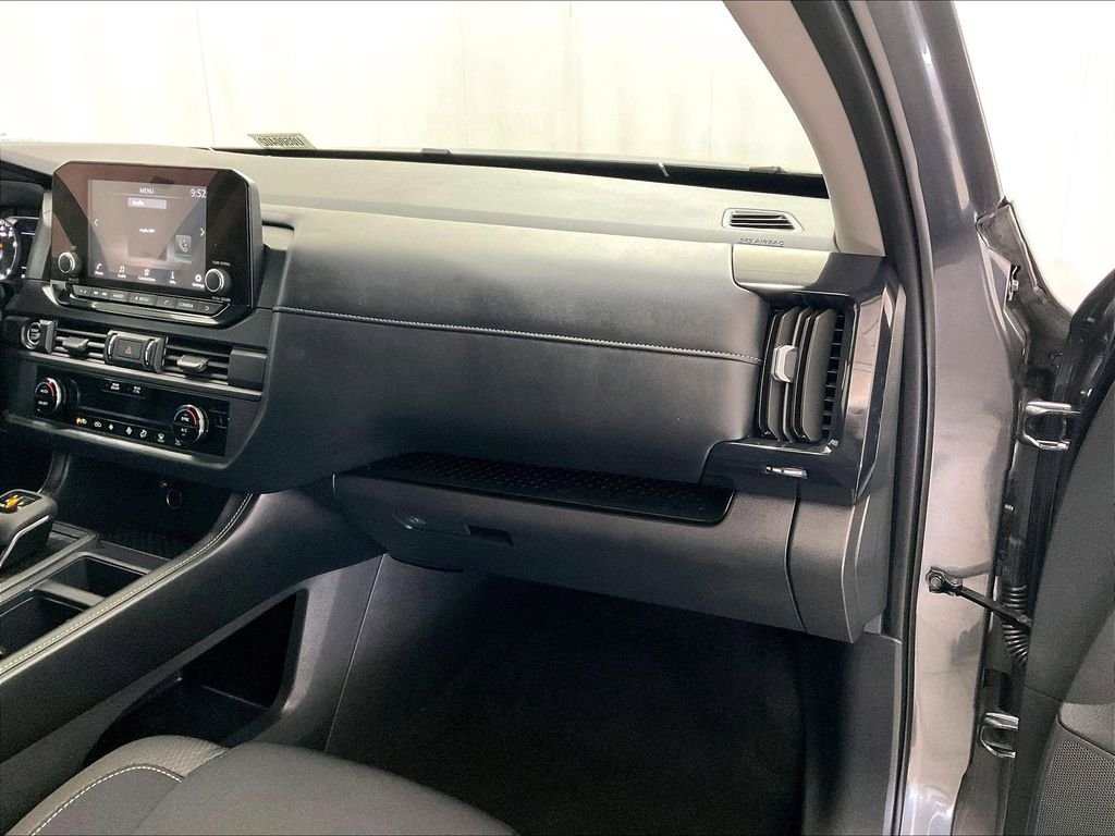 Used 2024 Nissan Pathfinder S AWD/4WD image 13
