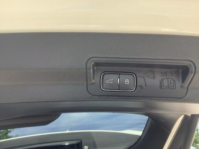 Used 2020 Ford Explorer Platinum w/ Premium Technology Package AWD/4WD image 27