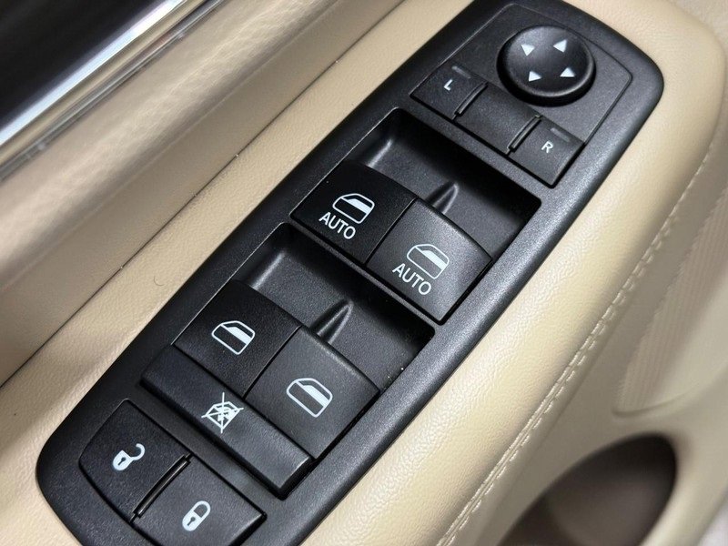 Used 2019 Jeep Grand Cherokee Limited w/ Trailer Tow Group IV image 19