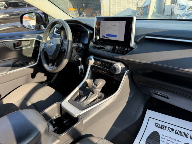 Used 2023 Toyota RAV4 LE image 10