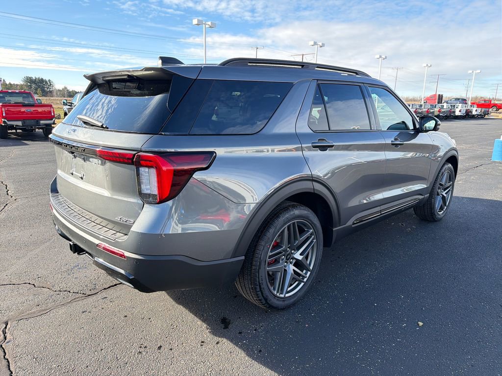 New 2026 Ford Explorer ST-Line w/ ST-Line Street Pack image 5
