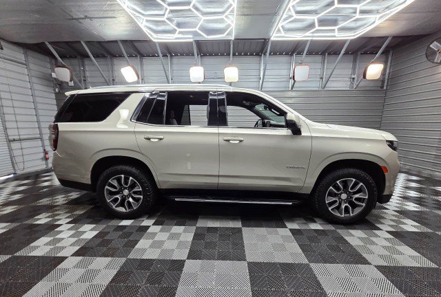 Used 2022 Chevrolet Tahoe LT w/ Luxury Package AWD/4WD image 10