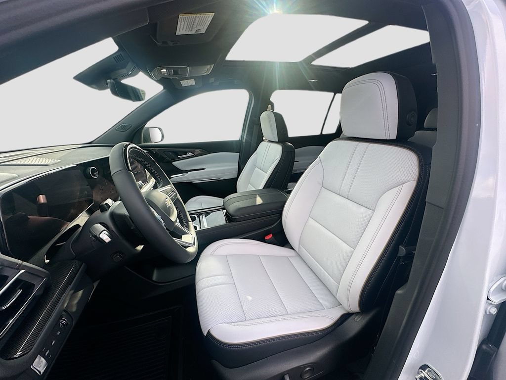 New 2026 Chevrolet Traverse High Country w/ LPO, Floor Liner Package AWD/4WD image 24