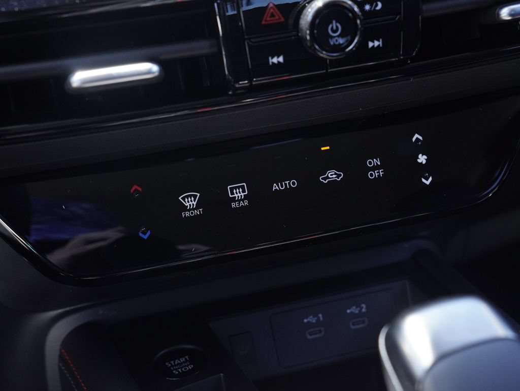 New 2026 Nissan Kicks SR FWD image 17