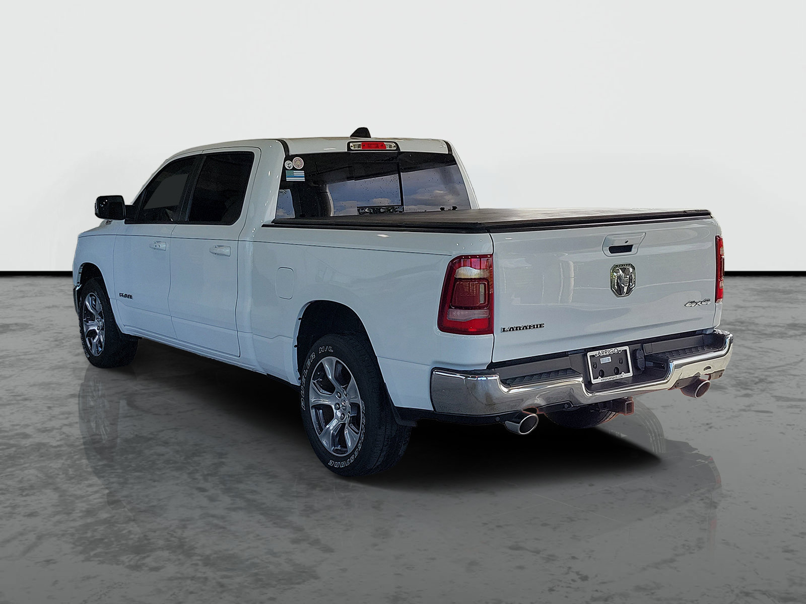 Used 2023 RAM 1500 Laramie AWD/4WD image 3