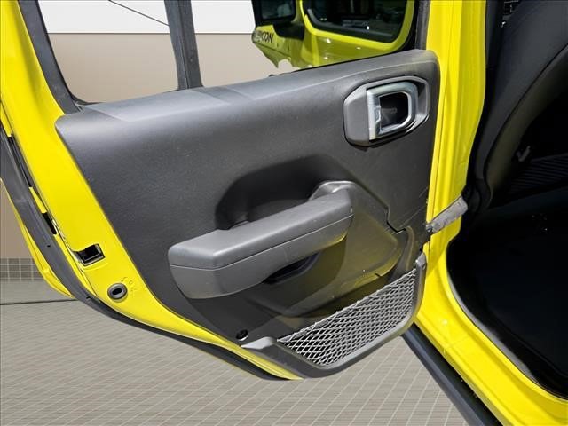 Used 2024 Jeep Wrangler Unlimited Rubicon AWD/4WD image 18