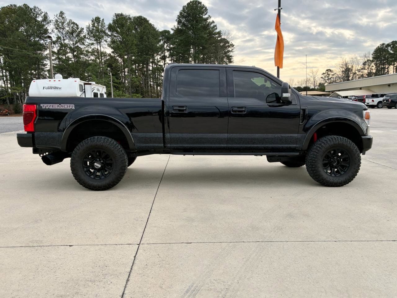 Used 2022 Ford F250 Lariat w/ Tremor Off-Road Package AWD/4WD image 5