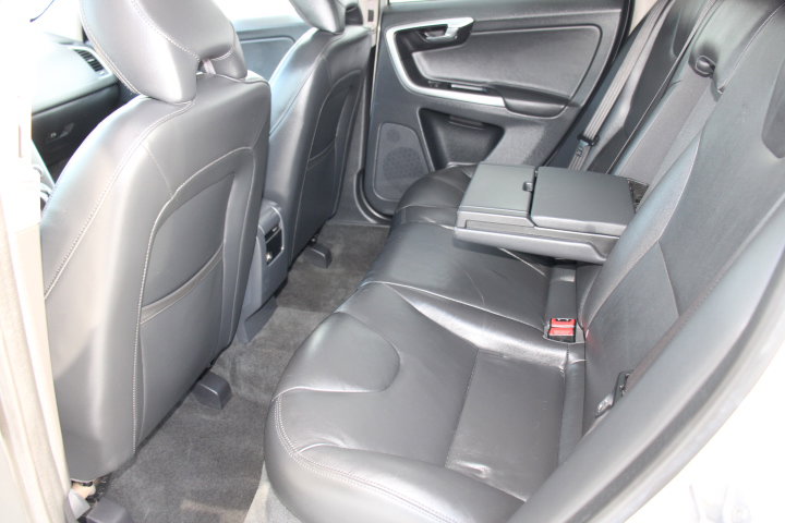 Used 2015 Volvo XC60 T5 Premier w/ Protection Package image 14